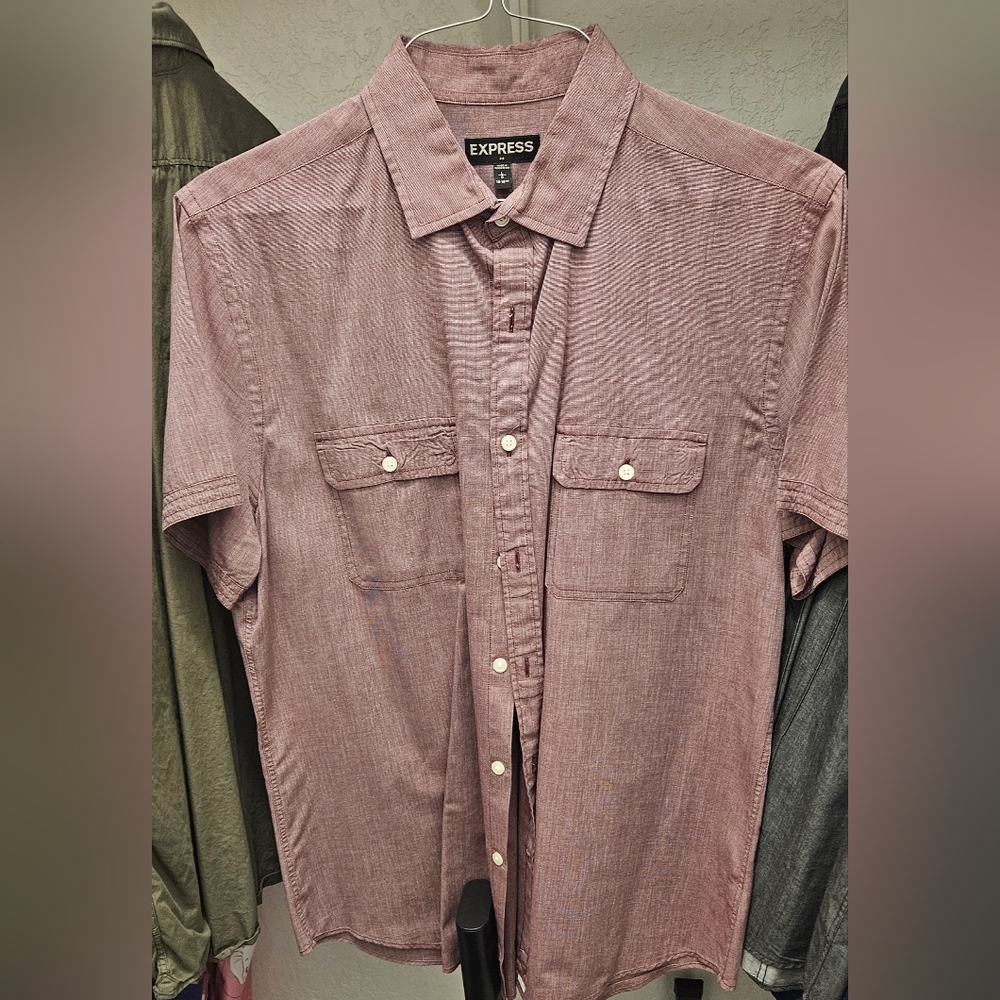 Express Men’s Short Sleeve Button-Down Shirt in Dusty Pink